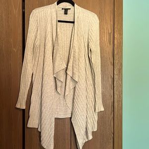 Beautiful and comfy, lightweight cardigan. Oatmeal Heather in color